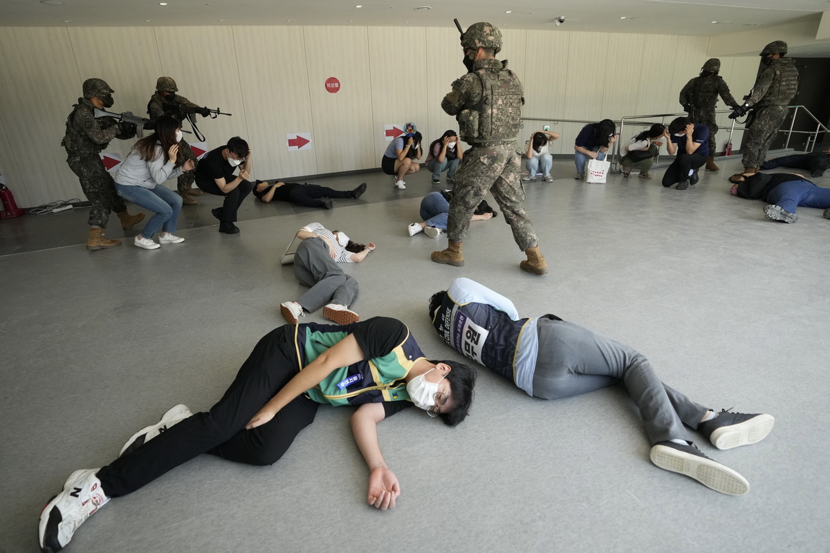 多图直击韩美军演｜史无前例！超48万韩国人参与民防演习休闲区蓝鸢梦想 - Www.slyday.coM