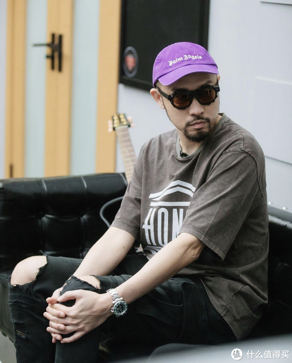 年过四十的“差不多先生”热狗，如今的穿搭还是那么街头吗？休闲区蓝鸢梦想 - Www.slyday.coM