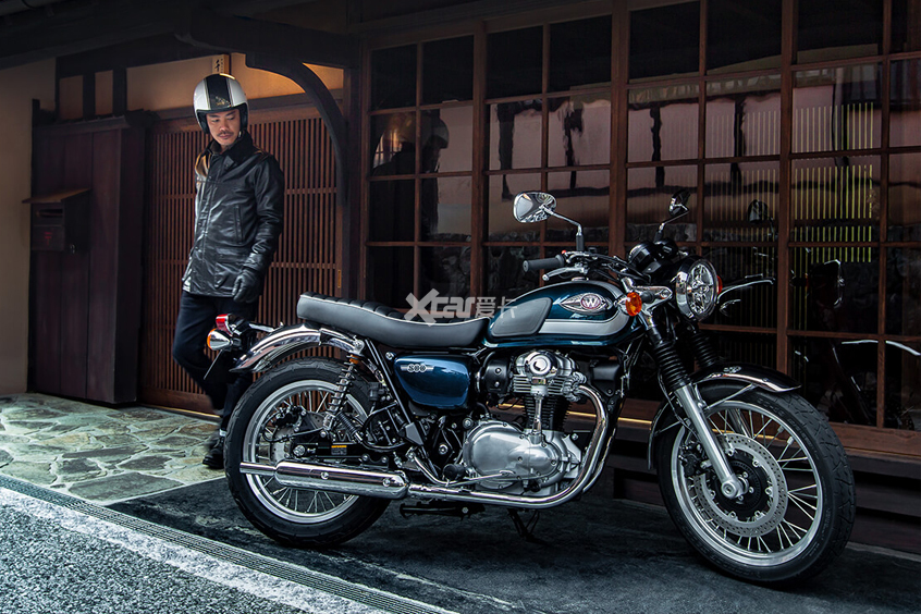 川崎w800焕新配色上市 售价10.89万起-新浪汽车