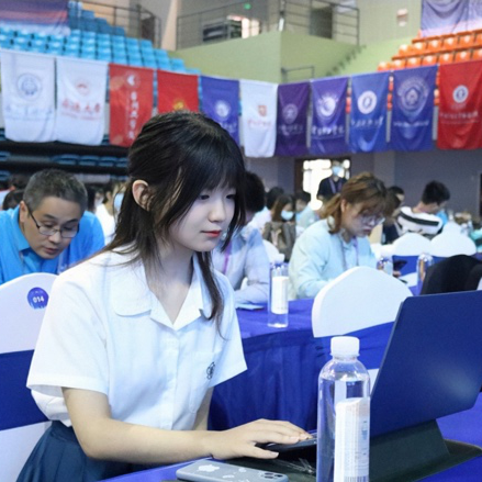 厉害！“00后”已经开始发Science了！休闲区蓝鸢梦想 - Www.slyday.coM