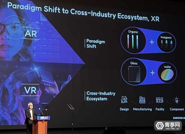 央媒27字点评王菲春晚表现不谈唱功却一针见血击中年歌迷心坎