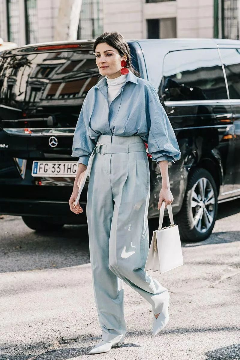 别再只穿白衬衫了!试试这几款风格更有惊喜感,非常适合早秋造型休闲区蓝鸢梦想 - Www.slyday.coM 别再只穿白衬衫了!试试这几款风格更有惊喜感,非常适合早秋造型休闲区蓝鸢梦想 - Www.slyday.coM