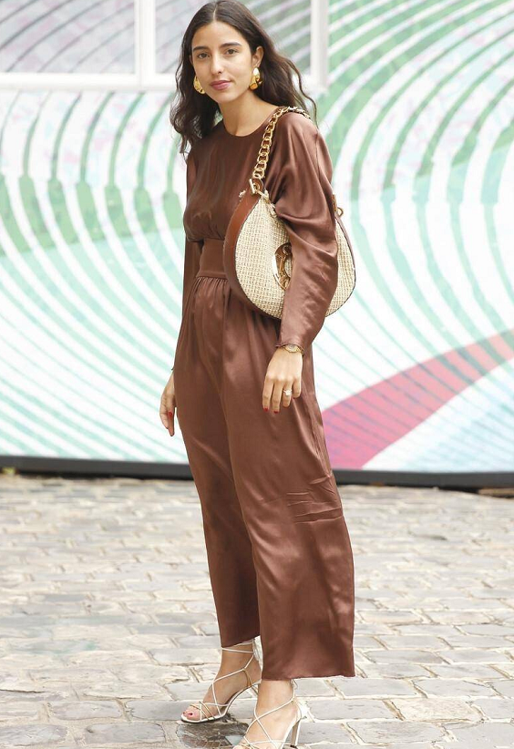 别再只穿白衬衫了!试试这几款风格更有惊喜感,非常适合早秋造型休闲区蓝鸢梦想 - Www.slyday.coM 别再只穿白衬衫了!试试这几款风格更有惊喜感,非常适合早秋造型休闲区蓝鸢梦想 - Www.slyday.coM