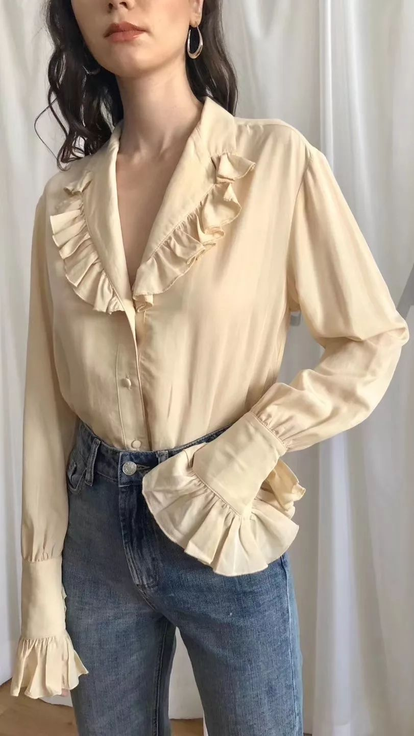 别再只穿白衬衫了！试试这几款风格更有惊喜感，非常适合早秋造型休闲区蓝鸢梦想 - Www.slyday.coM