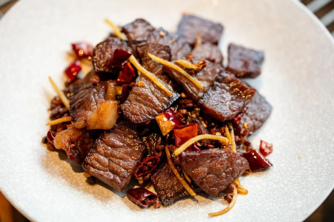 干巴历史最悠久,最好吃的地方,品种也有油淋干巴,油泡干巴,软炸干巴等