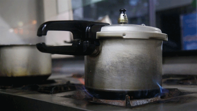 99元抢！后悔没早买微压锅，原来做饭能这么省心休闲区蓝鸢梦想 - Www.slyday.coM