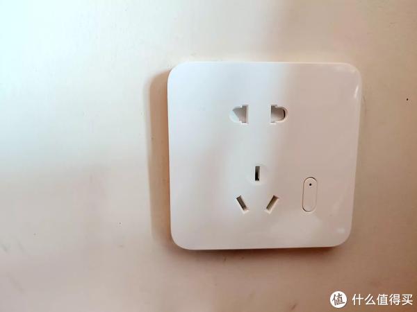 打造一个更智能的家，分享下卧室智能家居方案休闲区蓝鸢梦想 - Www.slyday.coM