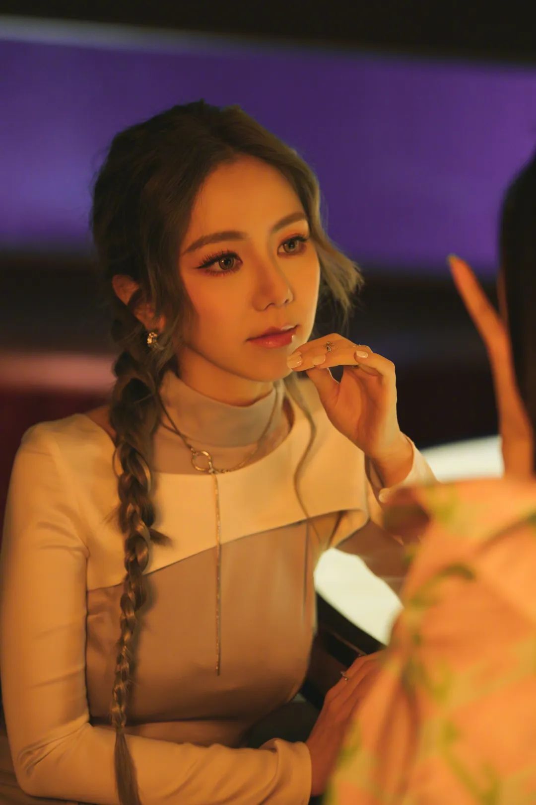 邓紫棋「不想回家」挑战饰演残障人士，全程坐着演完MV休闲区蓝鸢梦想 - Www.slyday.coM