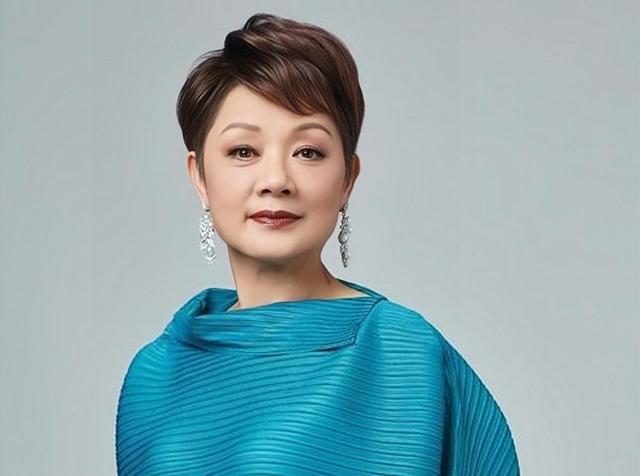 突发！香港知名歌手自曝和丈夫确诊，12岁孙儿患脑癌至今不会说话|叶丽仪|香港|新冠肺炎_新浪新闻