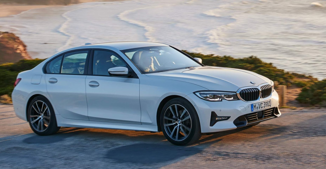 买LOGO还是买产品？解读三款豪华品牌中型车入门车型！