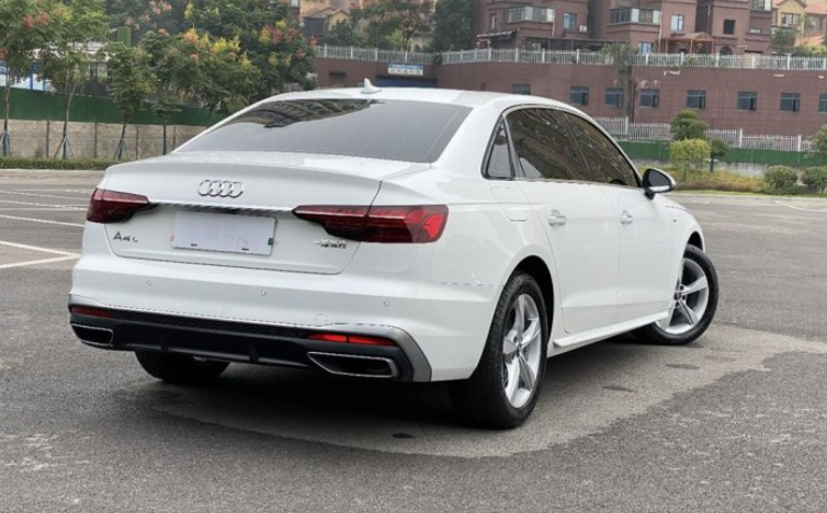 买LOGO还是买产品？解读三款豪华品牌中型车入门车型！