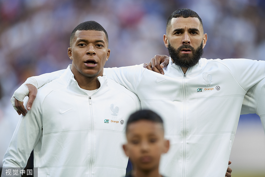 姆巴佩(左)和本泽马的搭档,能在世界杯产生什么火花?