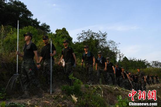 向火而行 直击重庆北碚山火中的“逆行者”休闲区蓝鸢梦想 - Www.slyday.coM