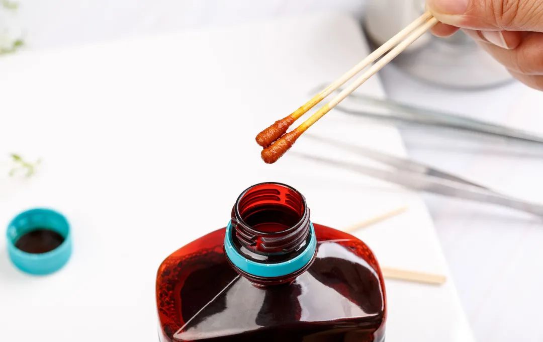 用于皮肤的消毒治疗可直接涂擦;黏膜的伤口也可以用碘伏消毒