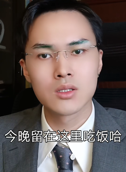 后来唐哥又在门口碰见了大哥,似有烦心事左右徘徊,吞云吐雾.