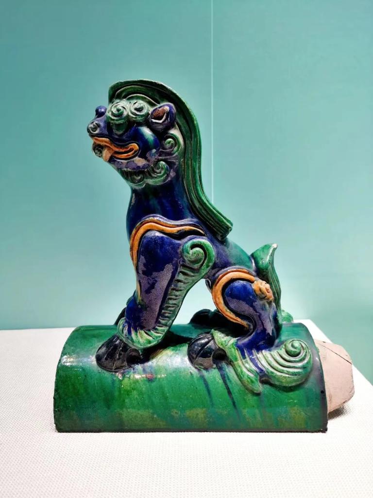 图为展厅内展出的脊兽狻猊.沈阳故宫博物院供图