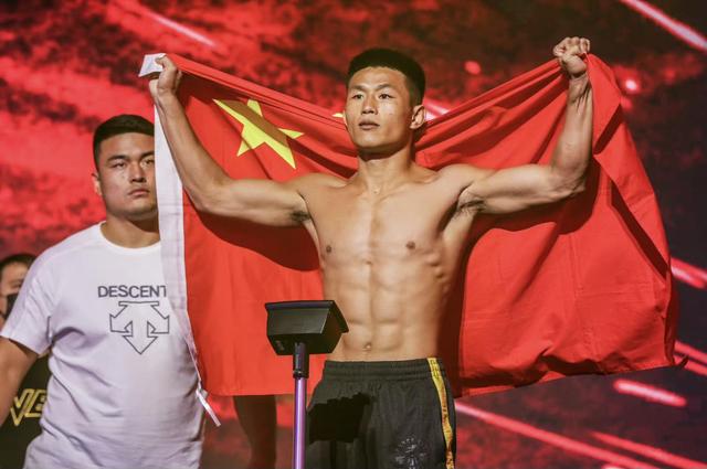 唐凯夺得世界冠军，中国第一人！美国选手赛后主动拥抱，竖大拇指休闲区蓝鸢梦想 - Www.slyday.coM