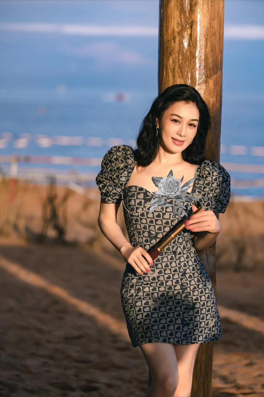 51岁钟丽缇晒与女儿合照，14岁二女儿个头赶超妈，颜值高身材火辣|钟丽缇|女儿|张思捷_新浪新闻
