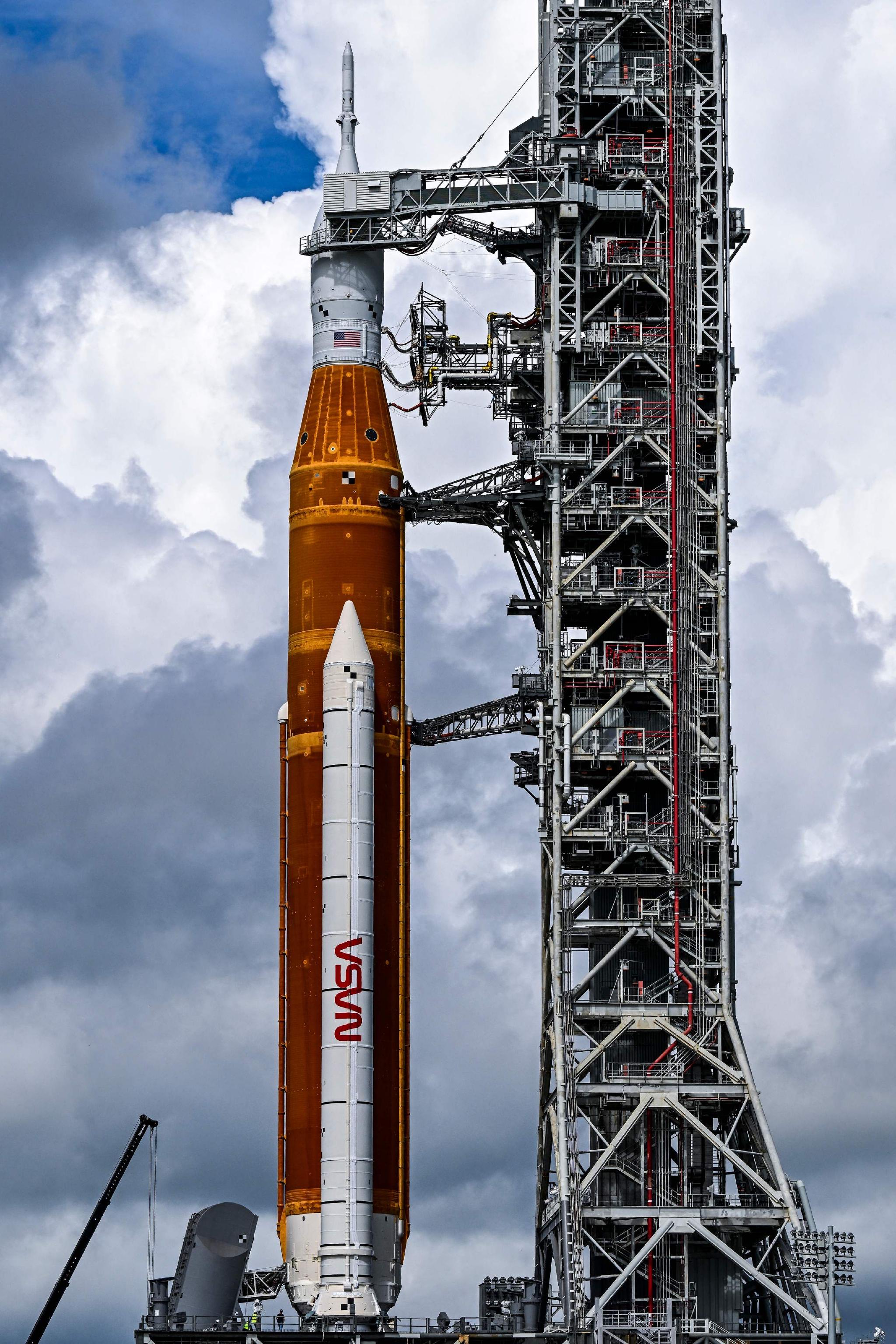 美国新登月火箭发射在即|美国|火箭|肯尼迪航天中心_新浪新闻