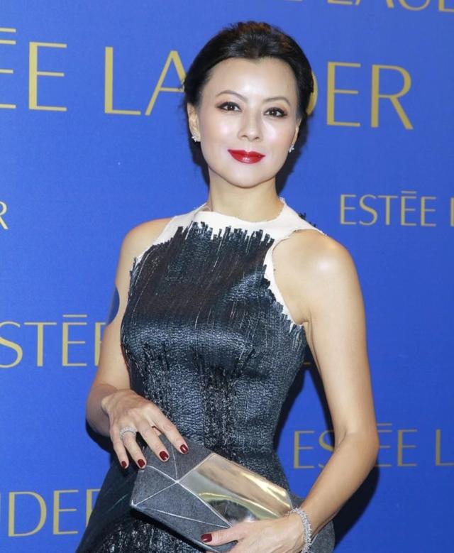 嫁富商变女强人!前知名港姐淡出幕前,再婚曾被前夫嘲讽钓到大鱼__财经头条