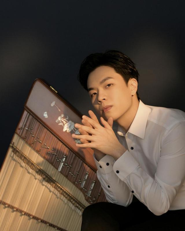 被10万人点赞的爱情！95后硕士情侣直播间演奏扬琴火了，民乐版《青花瓷》竟如此动听休闲区蓝鸢梦想 - Www.slyday.coM