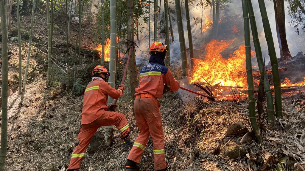 &nbsp; 本文图片 贵州消防供图