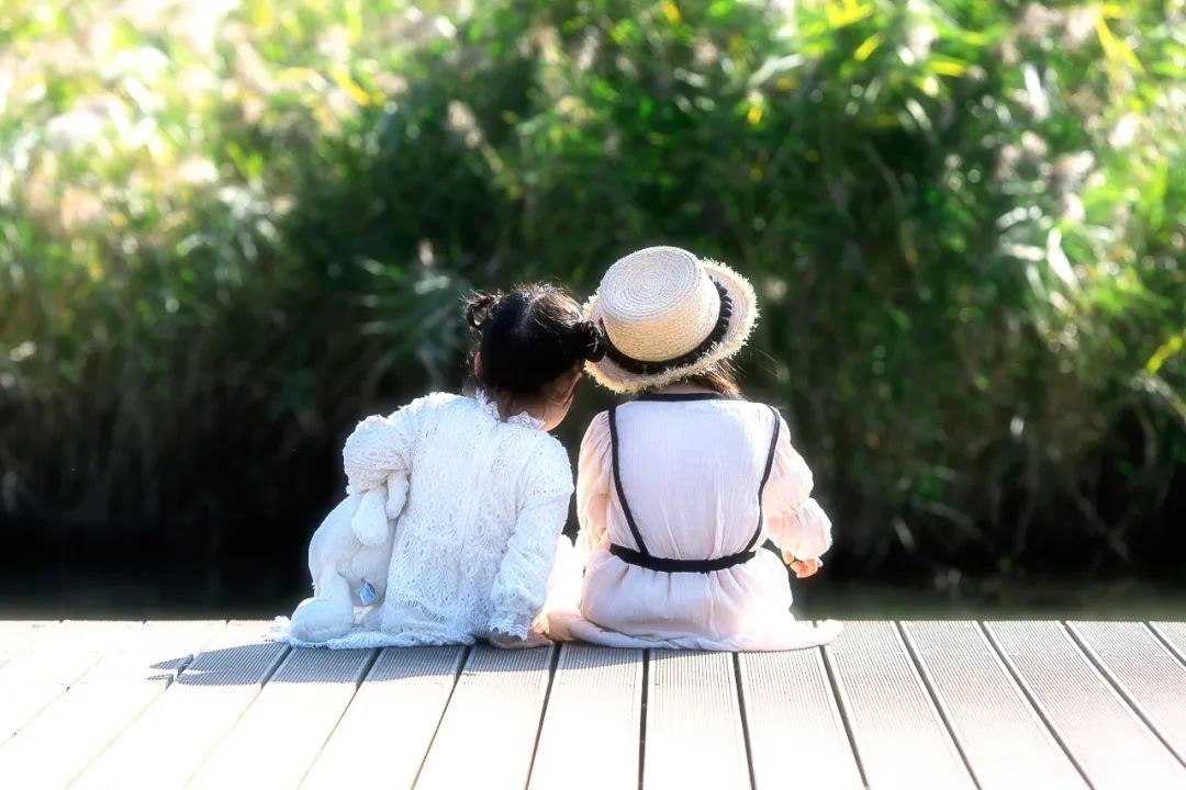 女儿在学校遭到了孤立，孩子的社交比大人想象得更残忍休闲区蓝鸢梦想 - Www.slyday.coM