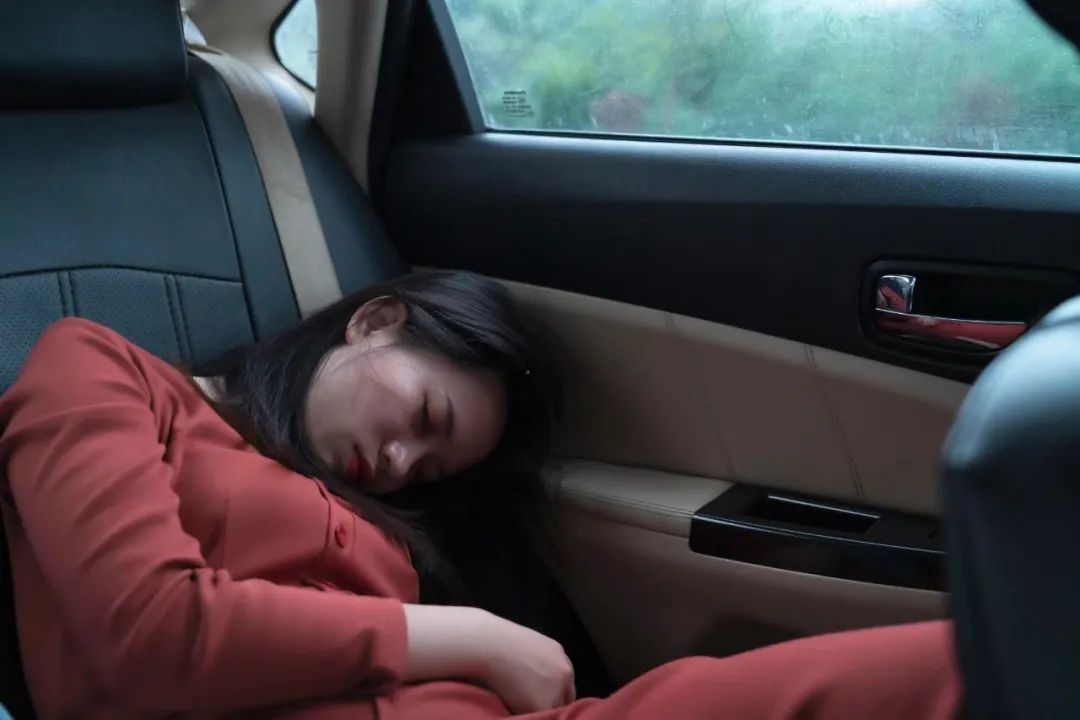 00后职业伴娘出租自己40次后我成了伴娘们的幕后老板
