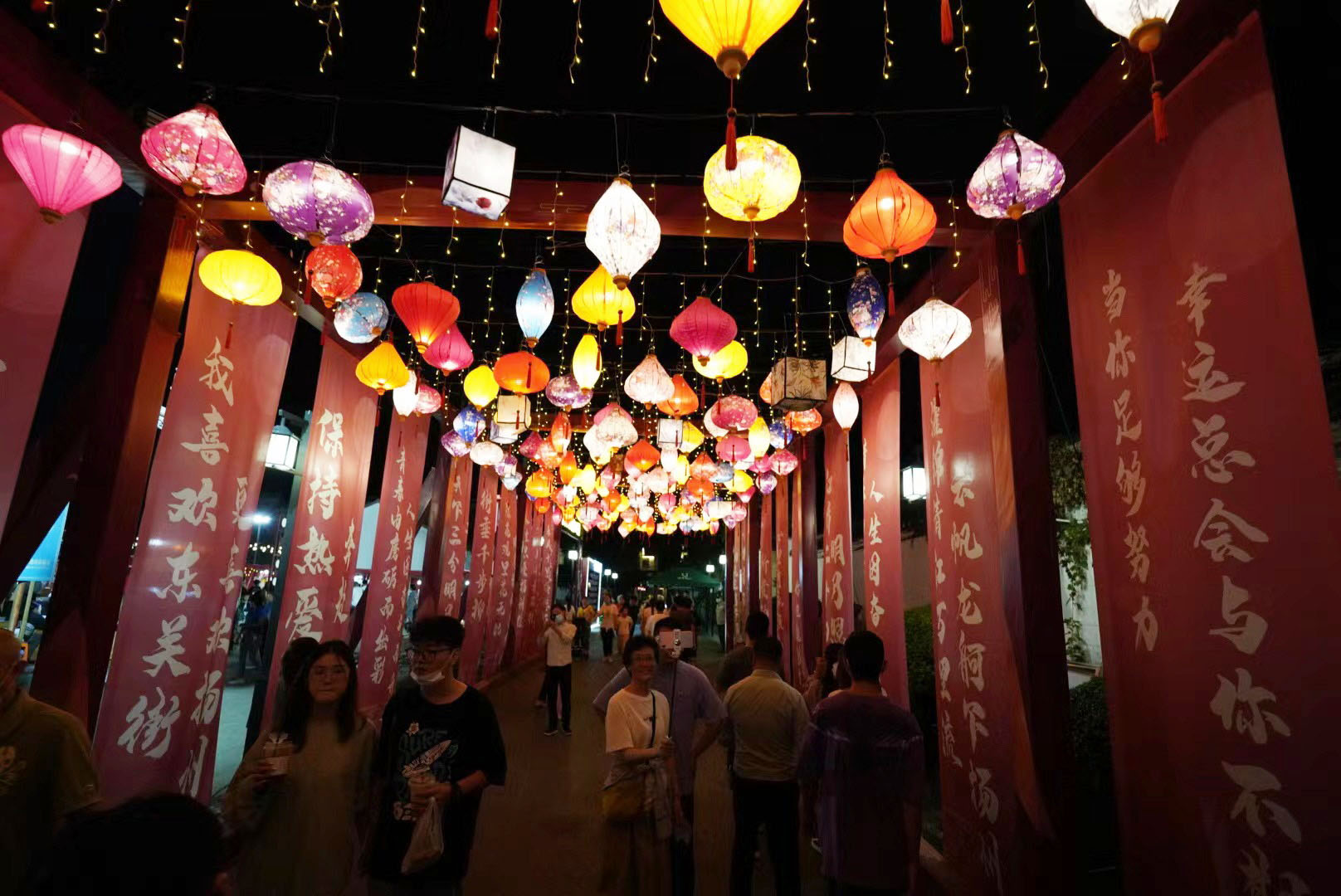 赏非遗 听戏曲 逛夜市这条街,满满"烟火气"|非遗|扬州市|戏曲_新浪