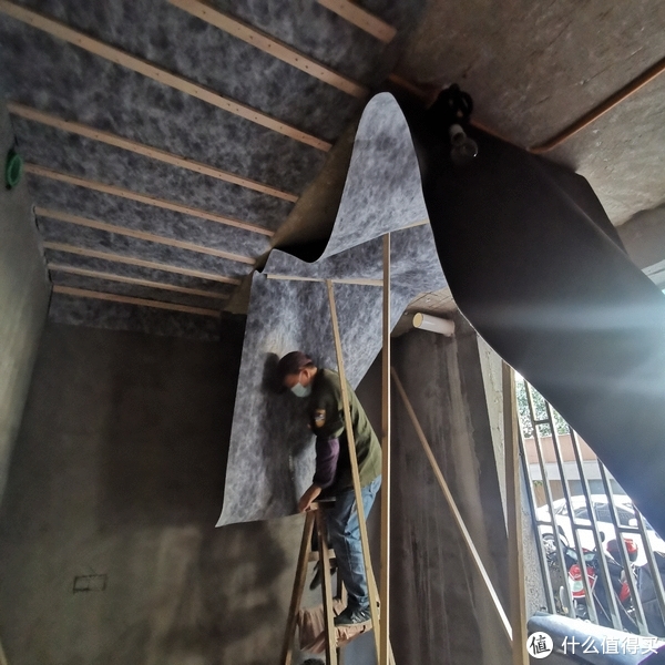 吉利星越底下带护板吗