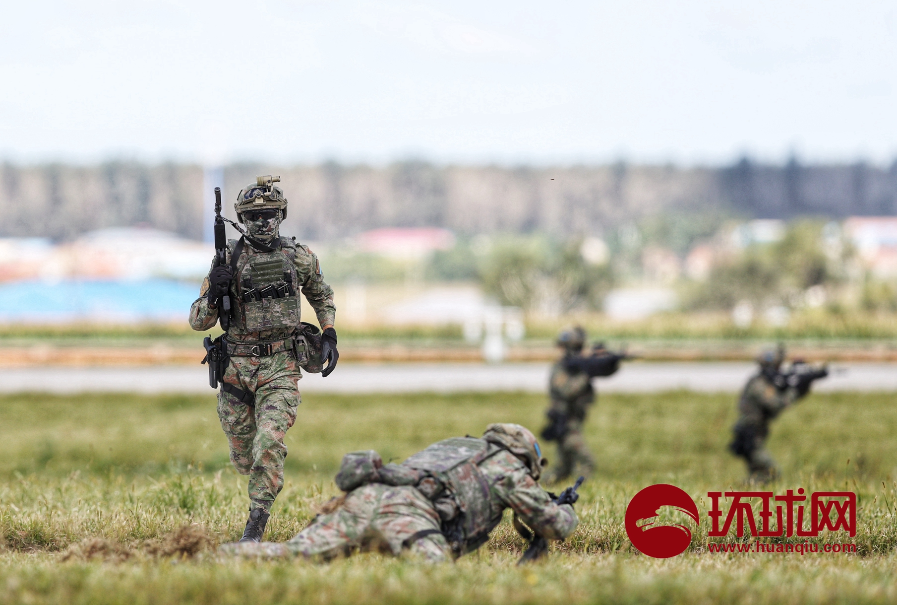 为什么现代战争依然离不开空降兵？揭秘突袭敌后的48小时制胜战术