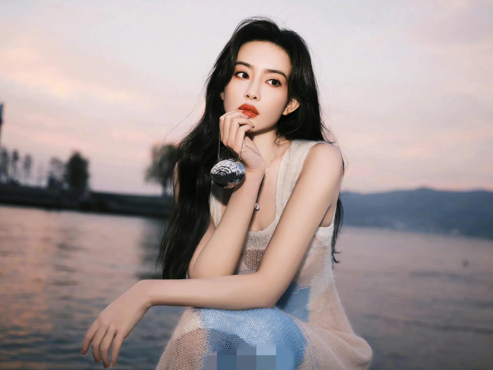 孟子义海边梦幻烟花大片,好有氛围感,太美了|孟子义|烟花|太美_新浪