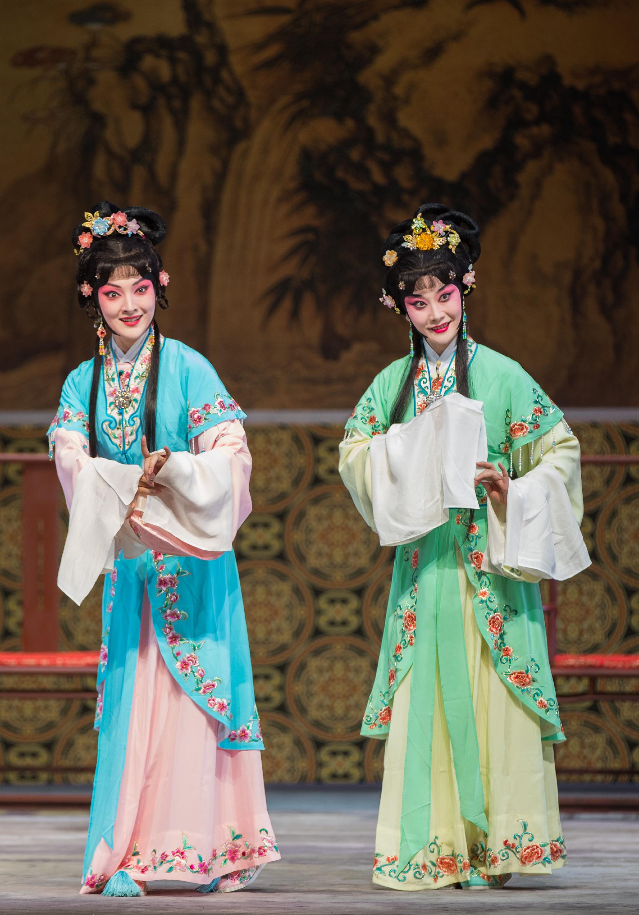 《五女拜寿》剧照