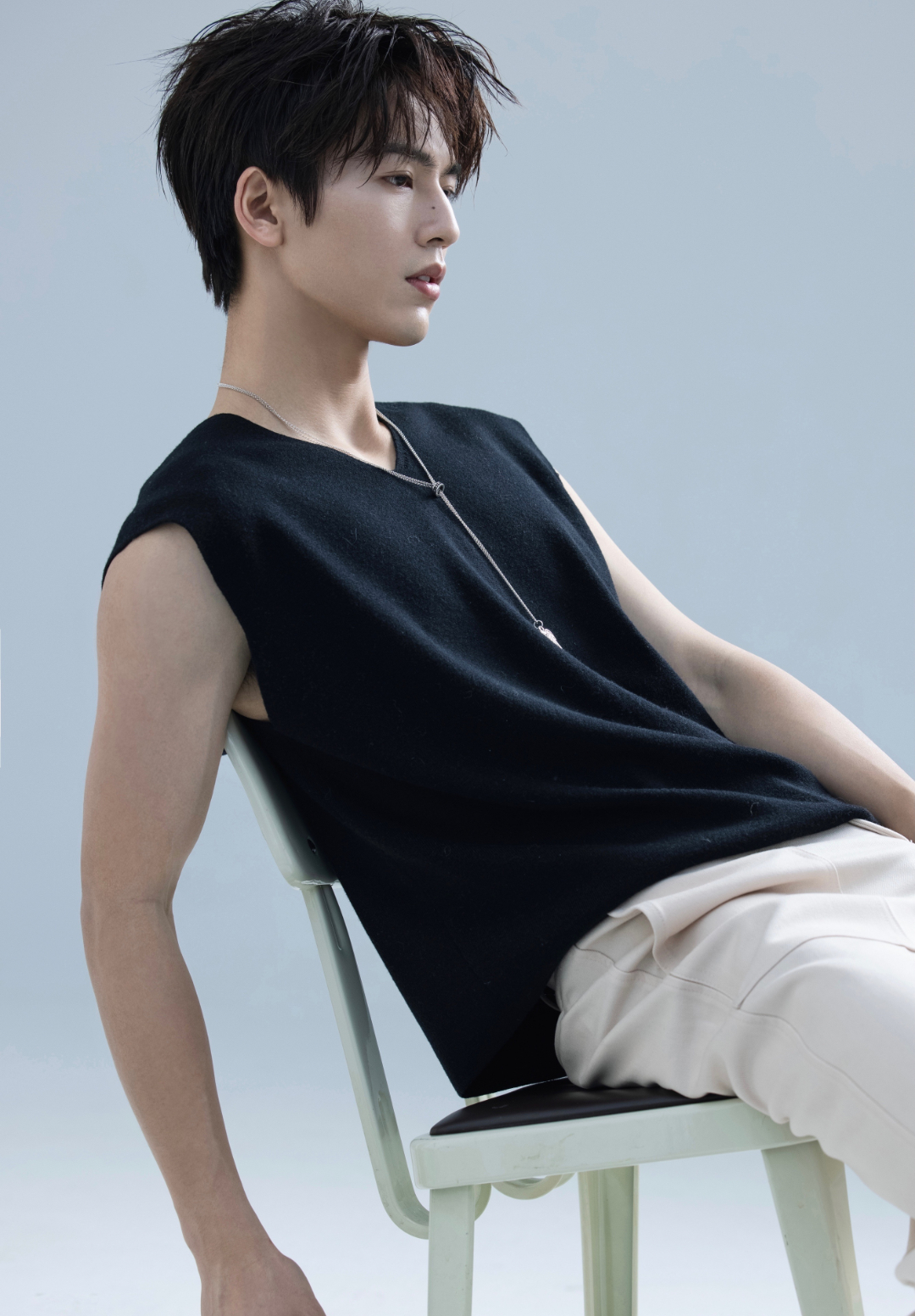 请内娱男明星按照这种身材内卷!__财经头条