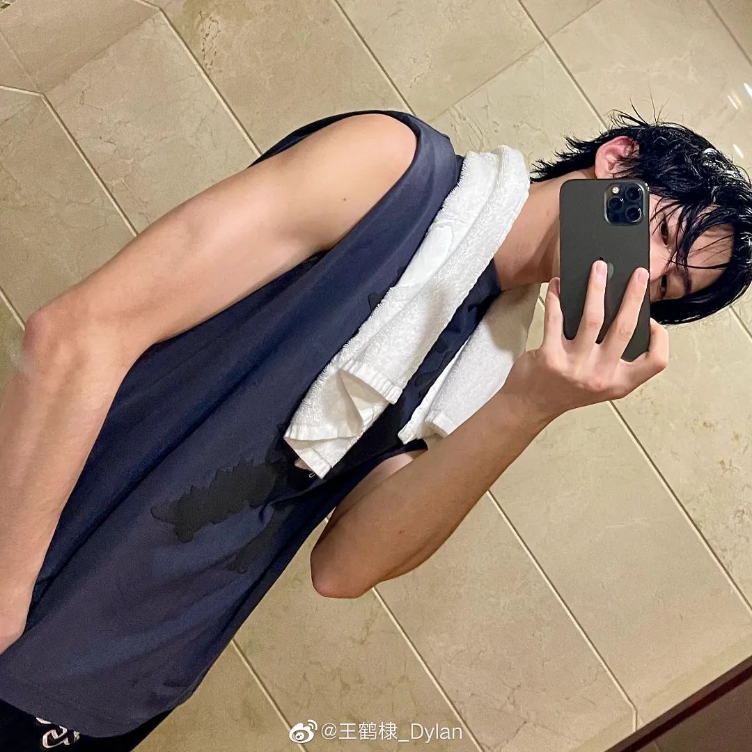 古偶丑男辣眼!请内娱男明星按照这种身材内卷!__财经头条