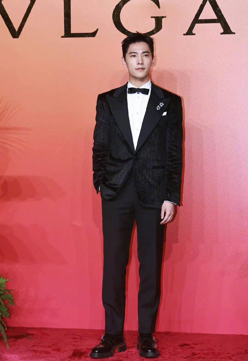 公认身材好的8位一线男星肩宽腿长穿西装好看搭档女星无压力