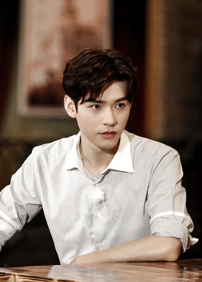 公认身材好的8位一线男星肩宽腿长穿西装好看搭档女星无压力