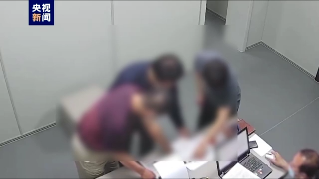 央视还原唐山某烧烤店打人案侦办经过，警方讯问陈某志视频首公开休闲区蓝鸢梦想 - Www.slyday.coM