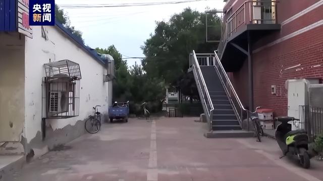 记者采访还原唐山某烧烤店打人案侦办经过，警方讯问陈某志画面首次公开休闲区蓝鸢梦想 - Www.slyday.coM