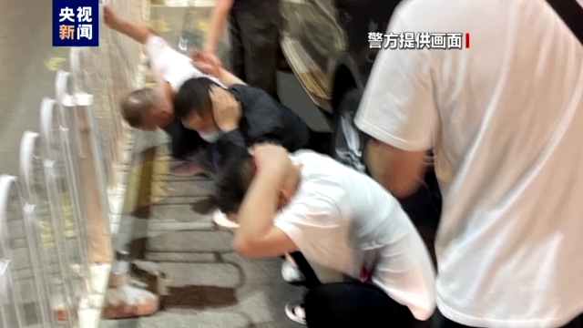央视还原唐山某烧烤店打人案侦办经过，警方讯问陈某志视频首公开休闲区蓝鸢梦想 - Www.slyday.coM