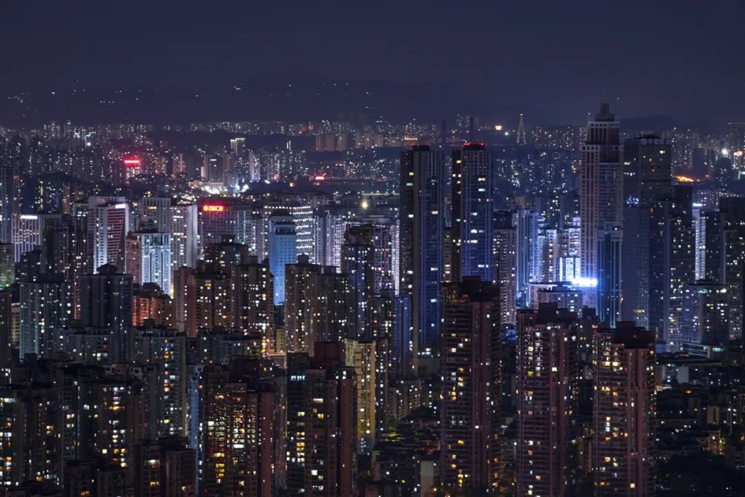 29日,重庆万家灯火,如夜空中的星星点点.陈启宁 摄
