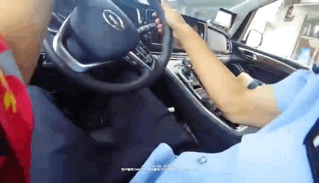 16岁少年手术台上被紧急暂停，医生：少了一块骨头！这时，他出手了……休闲区蓝鸢梦想 - Www.slyday.coM