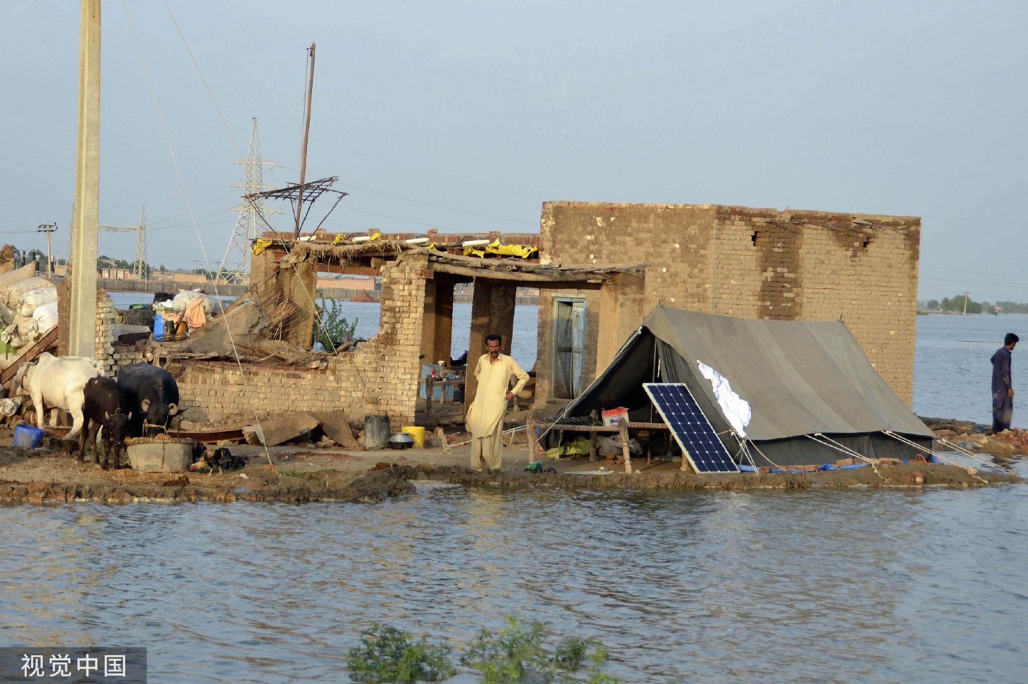 1061人遇难、3300万人受灾，巴基斯坦遭遇“30年来最大洪水”