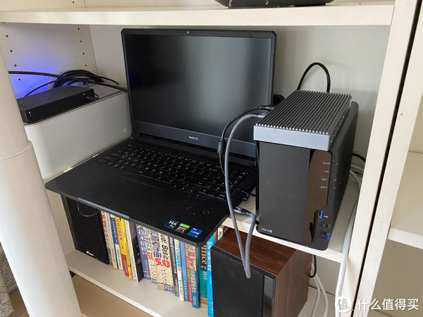 忍了三年我受够了，重新打造清爽客厅书房桌面和书架，不再是垃圾堆，边设计边改造（改变上篇）休闲区蓝鸢梦想 - Www.slyday.coM