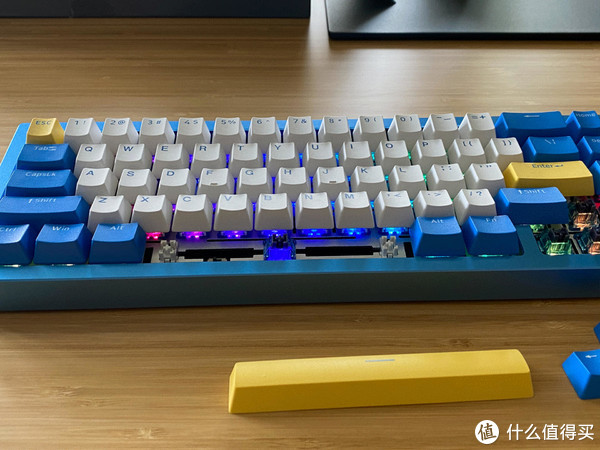 忍了三年我受够了，重新打造清爽客厅书房桌面和书架，不再是垃圾堆，边设计边改造（改变上篇）休闲区蓝鸢梦想 - Www.slyday.coM