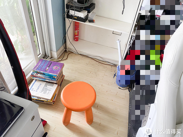 忍了三年我受够了，重新打造清爽客厅书房桌面和书架，不再是垃圾堆，边设计边改造（改变上篇）休闲区蓝鸢梦想 - Www.slyday.coM