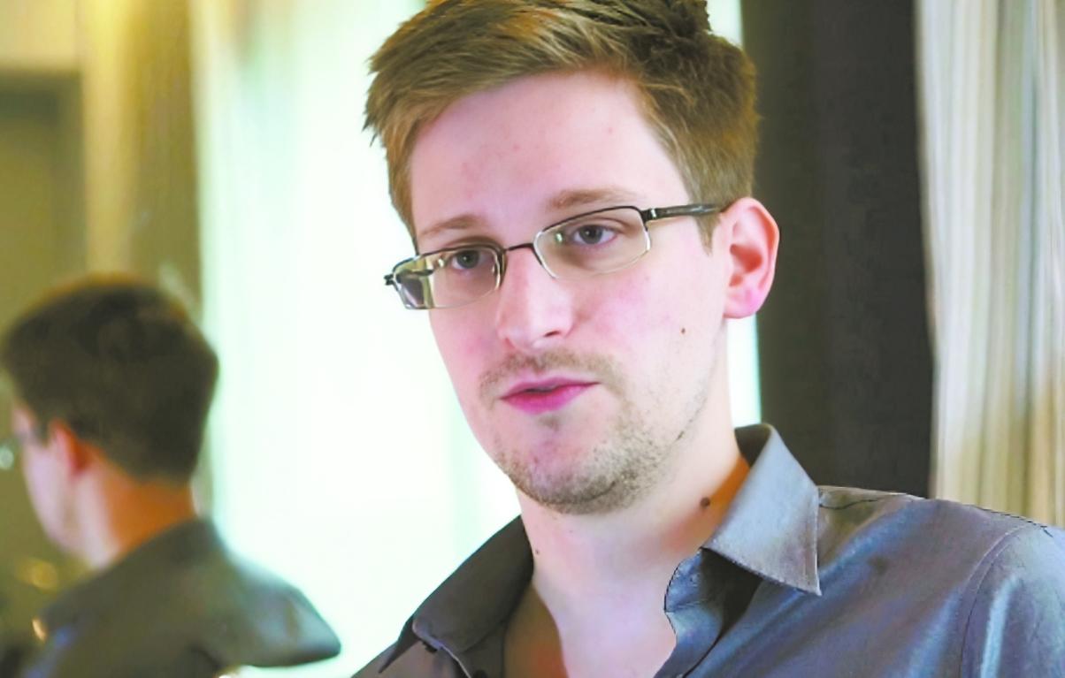 斯诺登向俄罗斯申请政治庇护,以此逃脱美国的起诉!