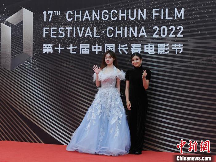 第十七届中国长春电影节闭幕 众多明星亮相红毯|演员|刘栋|电影节闭幕式|张佳佳|表演_手机新浪网