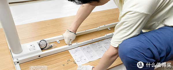 忍了三年我受够了，重新打造清爽客厅书房桌面和书架，不再是垃圾堆，边设计边改造（改变上篇）休闲区蓝鸢梦想 - Www.slyday.coM