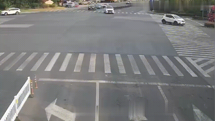 16岁少年手术台上被紧急暂停，医生：少了一块骨头！这时，他出手了……休闲区蓝鸢梦想 - Www.slyday.coM